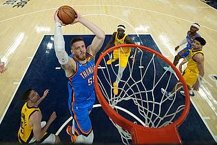 Abbie Parr/AP/dpa | Isaiah Hartenstein hat im letzten Spiel der Saison Heimrecht mit den Oklahoma City Thunder.