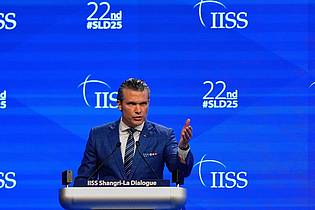 Anupam Nath/AP/dpa | Hegseth warnt vor einem möglichen Angriff Chinas auf Taiwan.