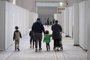 Boris Roessler/dpa | Für viele Kriegsflüchtlinge soll es nun schwerer werden, Angehörige zu sich zu holen. (Archivbild)