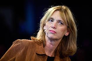 Bernd von Jutrczenka/dpa | Familienministerin Karin Prien will den Mutterschutz für Selbstständige verbessern.