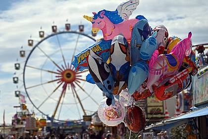 Niklas Treppner/dpa | Die «kleine Wiesn» soll nächstes Jahr eine Woche länger dauern (Archivbild).