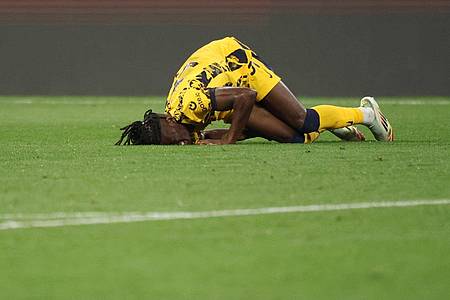 Christian Charisius/dpa | Musste verletzt raus: Yann Aurel Bisseck.