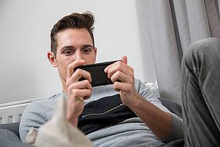 Christin Klose/dpa-tmn | Verlockende Angebote: Bei Online-Games werden In-App-Käufe oft versteckt präsentiert.