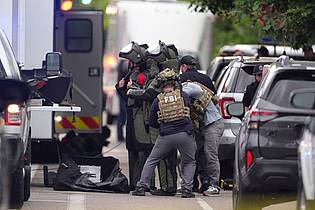 David Zalubowski/AP/dpa | Das FBI sprach von einem «Terrorangriff», die örtliche Polizei blieb mit ihrer Einstufung zurückhaltender. 