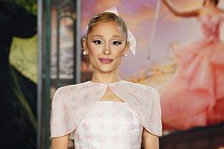 Jordan Strauss/Invision via AP/dpa | Popsängerin und Schauspielerin Ariana Grande steht in nächster Zeit weiter vor der Kamera. (Archivbild)