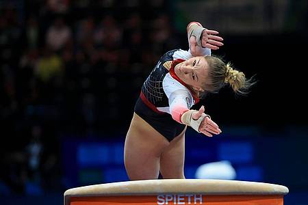 Jan Woitas/dpa | Sprung ins Finale: Karina Schönmaier.