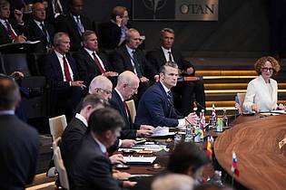 Virginia Mayo/AP/dpa | Die Verteidigungsminister der Nato-Staaten haben ein riesiges Aufrüstungsprogramm gebilligt.