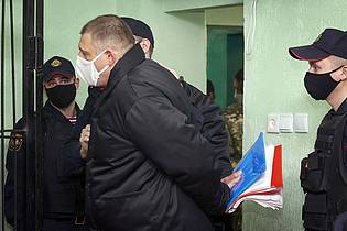 Sergei Kholodilin/BelTa/AP/dpa | Sergej Tichanowski wurde in Belarus zu 18 Jahren Haft verurteilt, jetzt aber freigelassen. (Archivbild)
