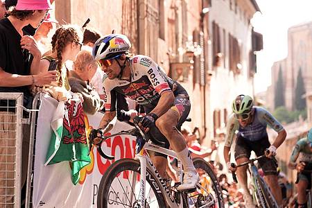 Massimo Paolone/undefined/LaPresse/AP/dpa | Primoz Roglic steigt beim Giro aus. 