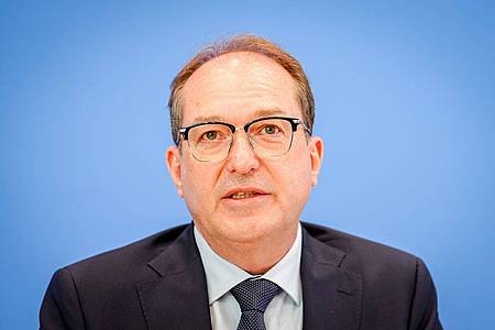 Kay Nietfeld/dpa | Innenminister Alexander Dobrindt setzt auf eine höchstrichterliche Klärung vor dem EuGH. (Archivbild)