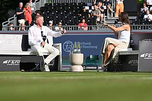 Arne Dedert/dpa | Bei der Podcast-Aufnahme mit Andrea Petkovic erklärte Boris Becker, dass er überzeugt sei, Alexander Zverev könne ein Grand-Slam-Turnier gewinnen.