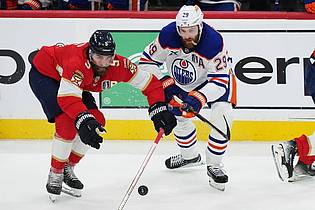 Nathan Denette/The Canadian Press/AP/dpa | Das zweite Jahr in Serie platzten die Stanley-Cup-Träume von Leon Draisaitl gegen die Florida Panthers.