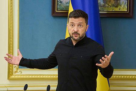 Efrem Lukatsky/AP/dpa | Selenskyj geht von einer russischen Sommeroffensive aus. (Archivbild)