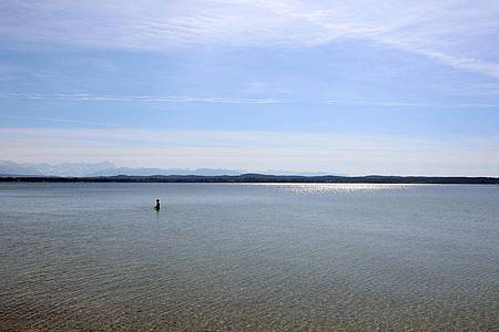 Karl-Josef Hildenbrand/dpa | Blick auf den Starnberger See. (Archivbild)