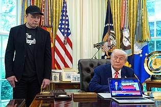 Evan Vucci/AP/dpa | US-Präsident Donald Trump verabschiedet Tech-Milliardär Elon Musk, der für die Regierung die Kostensenkungsinitiative Doge führte.
