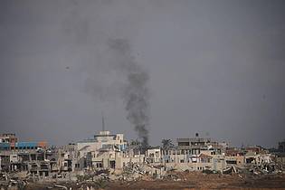 Ohad Zwigenberg/AP/dpa | Erneut greift die israelische Luftwaffe im Norden Gazas an. (Archivbild)