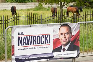 Czarek Sokolowski/AP/dpa | Der Rechtskonservative Karol Nawrocki hat besonders auf dem Land viele Anhänger. (Foto aktuell)