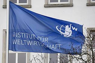 Carsten Rehder/dpa | Das IfW Kiel untersucht, welche Länder die Ukraine unterstützten. (Archivbild) 