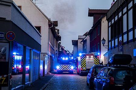Joshua Rzepka/onw-images/dpa | Über eine mögliche Ursache des Großbrandes konnte die Polizei und Feuerwehr noch keine Angaben machen. 