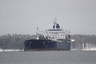 Vesa Moilanen/Lehtikuva/dpa | Mit einer Schattenflotte an Tankern versucht Russland die Beschränkungen für seinen Ölexport zu umgehen. (Archivbild)