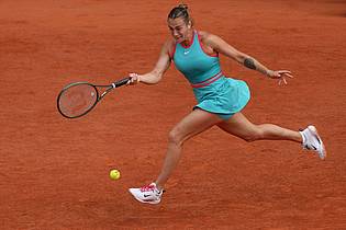 Aurelien Morissard/AP/dpa | Aryna Sabalenka steht bei den French Open im Halbfinale.