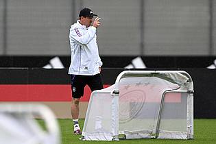 Federico Gambarini/dpa | Julian Nagelsmann beim Abschlusstraining.