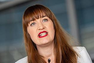 Michael Kappeler/dpa | Die Linksfraktion hat Heidi Reichinnek für das Gremium nominiert, das die Arbeit der Geheimdienste kontrolliert. (Archivfoto) 