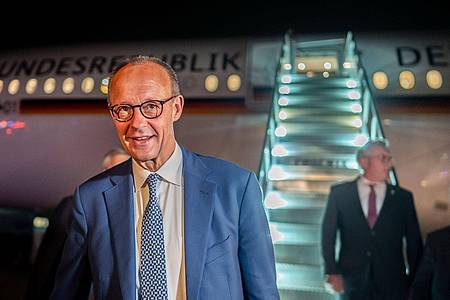 Michael Kappeler/dpa | Kanzler Merz ist zu seinem 17-stündigen Antrittsbesuch in Washington gelandet.