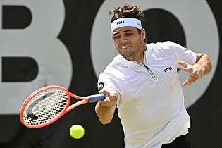 Marijan Murat/dpa | Taylor Fritz überzeugt im Halbfinale von Stuttgart.