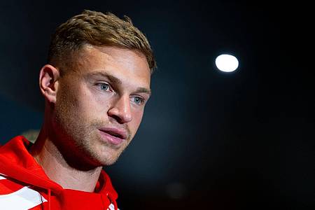 Sven Hoppe/dpa | Joshua Kimmich äußert sich vor dem Auftaktspiel gegen Auckland in Cincinnati auch zu Transferaufgaben des FC Bayern.