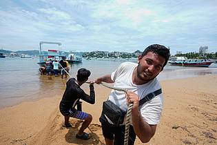 Fernando Llano/AP/dpa | Laut den Meteorologen soll der Sturm zwischen den Bundesstaaten Oaxaca und Guerrero auf Land treffen. Dort liegen auch Urlaubsorte wie Acapulco und Puerto Ángel.