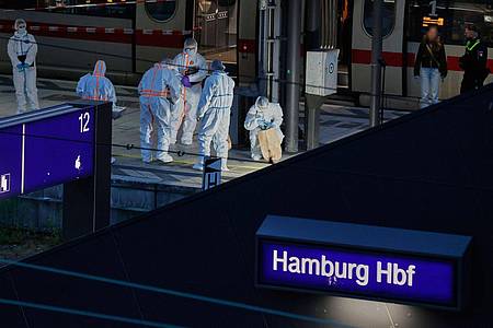 Georg Wendt/dpa | Die meisten der 18 bei dem Messerangriff Verletzten konnten das Krankenhaus inzwischen verlassen. (Archivbild)