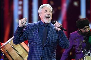 Andrew Parsons/Sunday Times/PA Wire/dpa | Tom Jones bei einem Auftritt in der Londoner Royal Albert Hall.