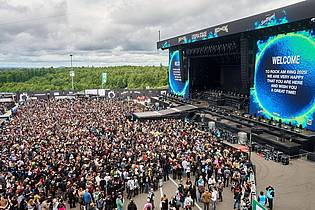 Sascha Ditscher/dpa | Das Festival ist eröffnet.