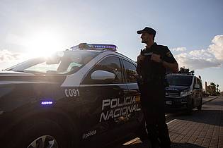 Clara Margais/dpa | Die spanische Polizei hat Mordermittlungen aufgenommen, nachdem an Händen und Füßen gefesselte Ertrunkene in den Gewässern rund um Mallorca und Nachbarinseln gefunden wurden.