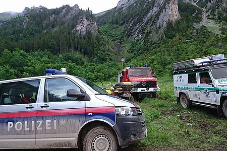 Roland Theny/Filmteam-Austria/dpa | Die Frau stürzte etwa 30 Meter tief. (Symbolbild) 