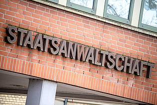 Sina Schuldt/dpa | Bei der Staatsanwaltschaft Verden wird wegen möglicher jahrelanger Vergewaltigung einer Frau ermittelt. (Archivbild) 