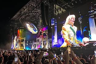 Philipp Znidar/dpa | Das Konzert in Rio war als das größte in Gagas Karriere angekündigt worden. (Archivbild)
