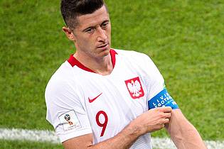 Petter Arvidson/Bildbyran via ZUMA Press/dpa | Künftig nicht mehr Kapitän? Robert Lewandowski ist sauer.