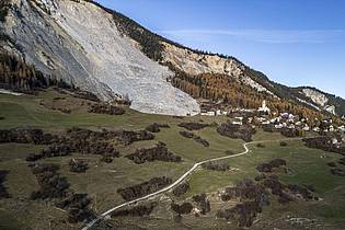 Til Buergy/KEYSTONE/dpa | Brienz: Die Gefahr eines neuen großen Schuttstroms ist gestiegen. (Archivbild)