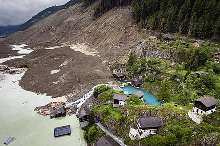 Michael Buholzer/KEYSTONE/dpa | Die Schäden durch die Katastrophe in Blatten schätzt die Schweizer Regierung auf mehrere Hundert Millionen Franken. 