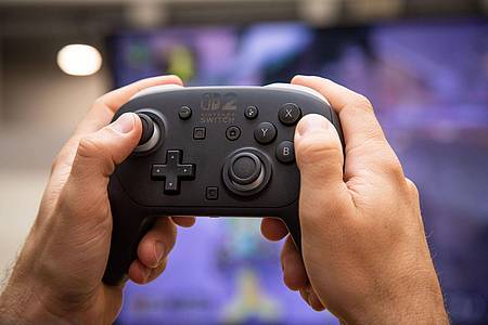Christin Klose/dpa-tmn | Der Switch 2 Pro Controller gehört nicht zum Lieferumfang und kostet knapp 90 Euro extra.