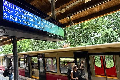 Michael Brandt/dpa | Die S-Bahnen standen in Berlin für mehrere Stunden still.
