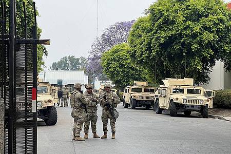 Benno Schwinghammer/dpa | Soldaten sind auch hier in Paramount stationiert.