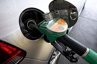 Superbenzin der Sorte E10 ist in Deutschland so teuer wie nie. Foto: Fabian Sommer/dpa