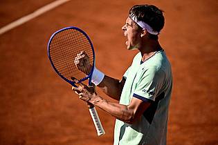 Julien De Rosa/AFP/dpa | Daniel Altmaier steht bei den French Open im Achtelfinale.