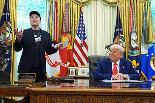 Evan Vucci/AP/dpa | Tech-Milliardär Elon Musk rief im Auftrag von US-Präsident Donald Trump das Kostensenkungsgremium Doge ins Leben. Dessen Mitarbeiter sollen nun auf noch mehr Daten zugreifen können. (Archivbild)