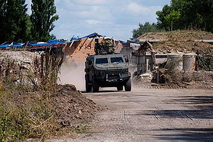 Evgeniy Maloletka/AP/dpa | Auch in der Region Sumy greift Russland immer wieder an.