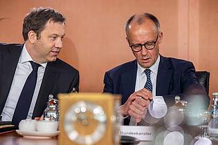 Michael Kappeler/dpa | Viel Zeit bleibt nicht mehr bis zur Sommerpause, um die ersten großen Koalitionsprojekte auf den Weg zu bringen. (Archivbild)