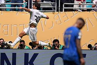 Rebecca Blackwell/AP/dpa | Real-Youngster Gonzalo Garcia jubelt nach seinem 1:0.